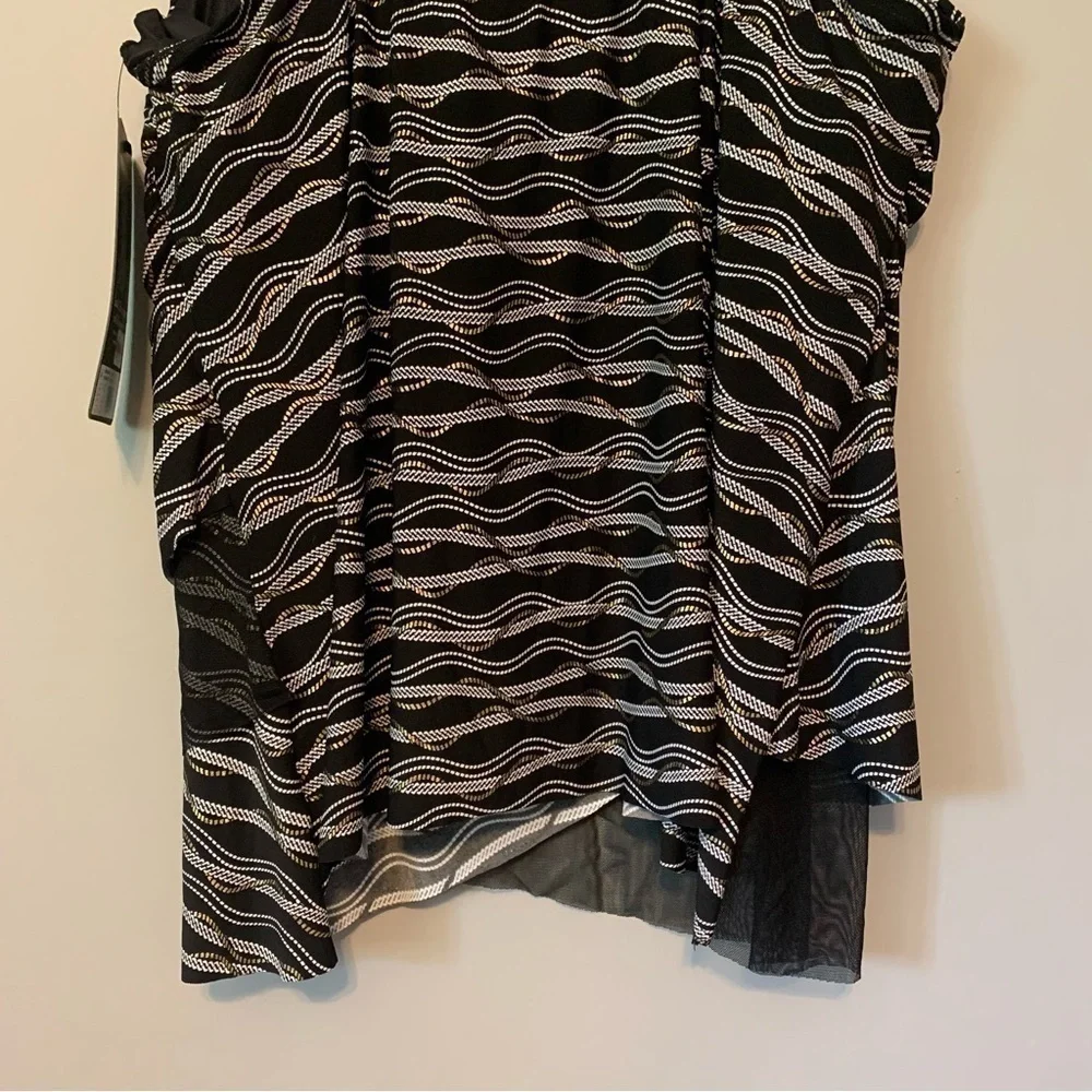 NWT. MIRACLESUIT Linked In Mirage Tankini Swim Top
